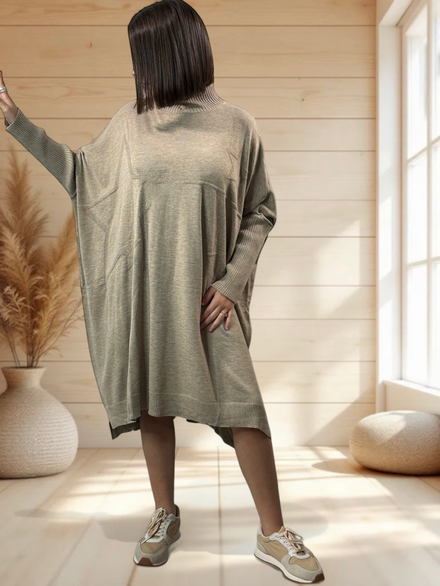 MARISOL - ROBE BEIGE OVERSIZE EN MAILLE JUSQU'A LA TAILLE 56