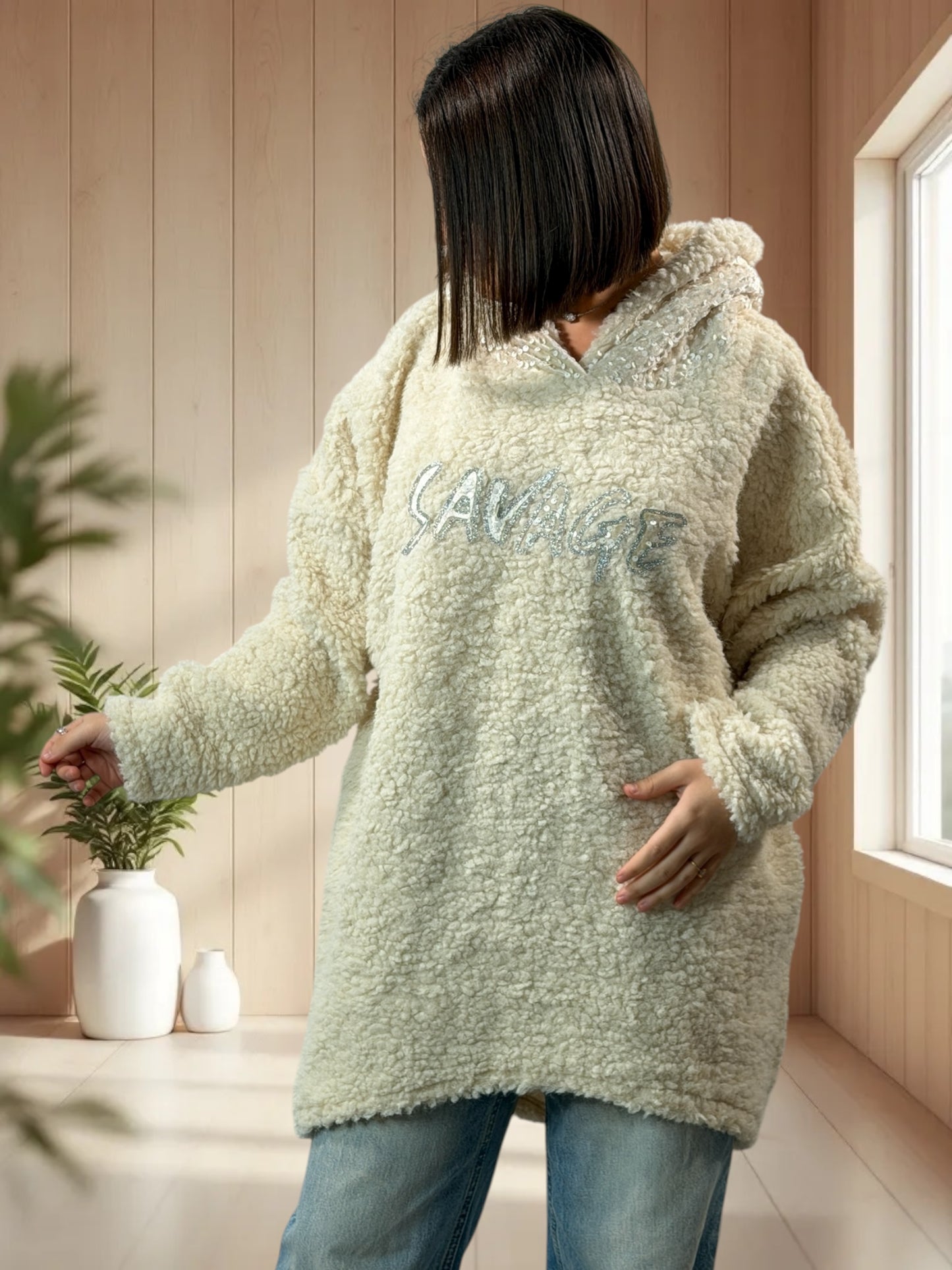 SAVAGE - PULL OVERSIZE BLANC CASSE CAPUCHE EN SEQUINS JUSQU'A LA TAILLE 56/58