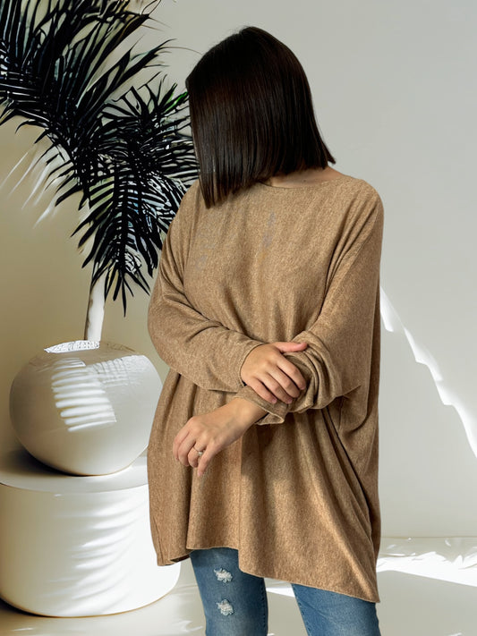 CAPRIO - PULL CAMEL EN MAILLE FLUIDE JUSQU'A LA TAILLE 54