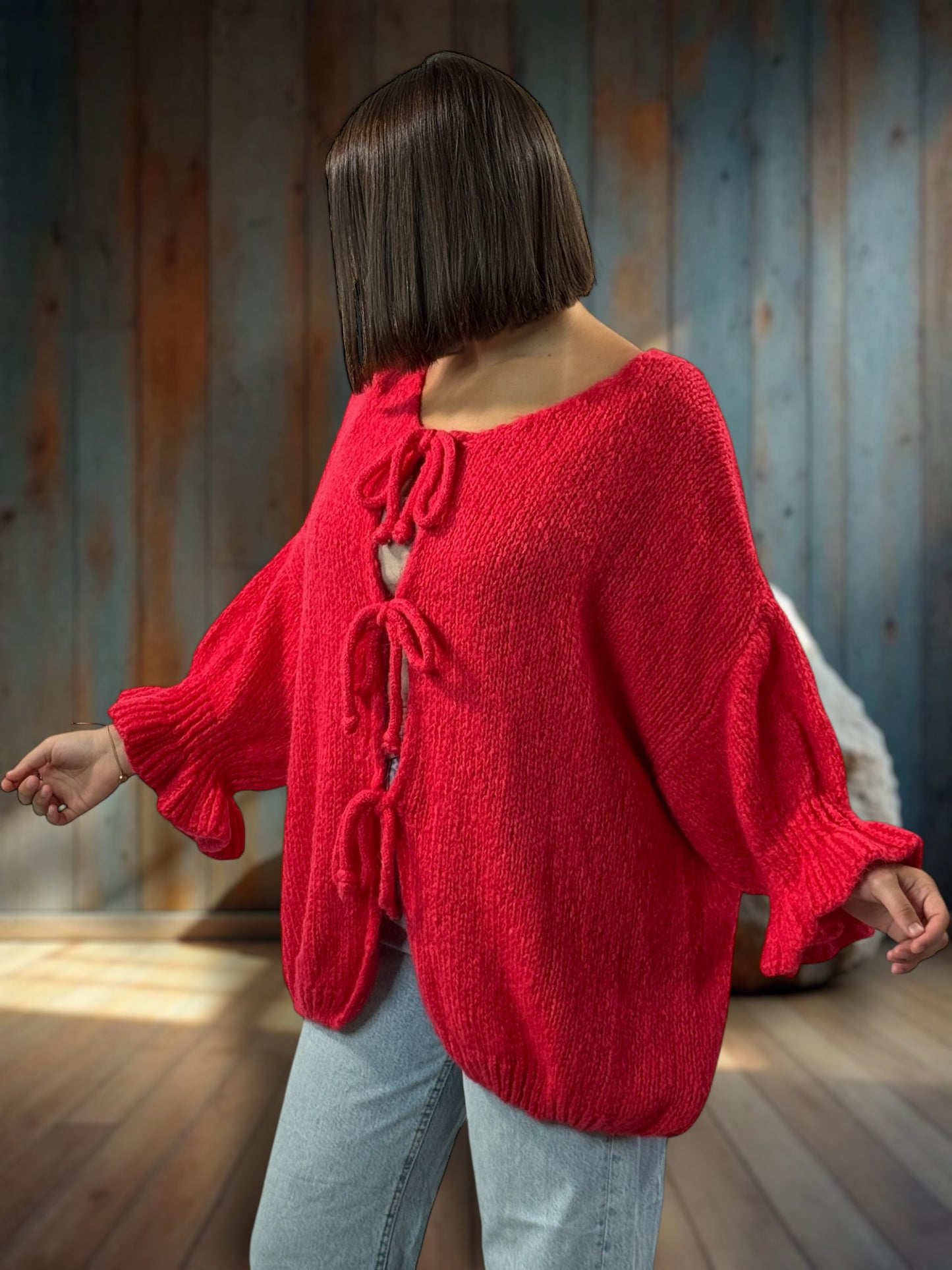 BERENGERE - GILET OVERSIZE ROUGE AVEC NOEUDS JUSQU'A LA TAILLE 52/54