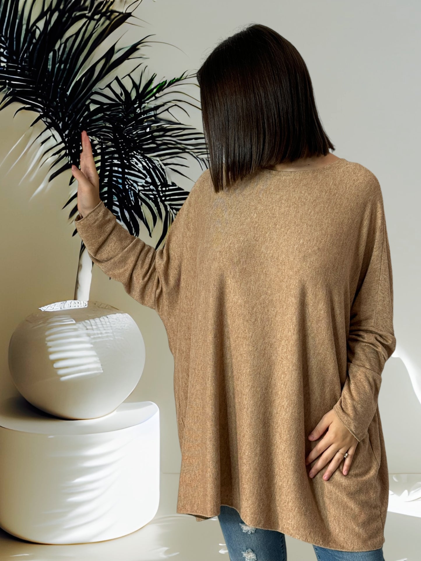 CAPRIO - PULL CAMEL EN MAILLE FLUIDE JUSQU'A LA TAILLE 54