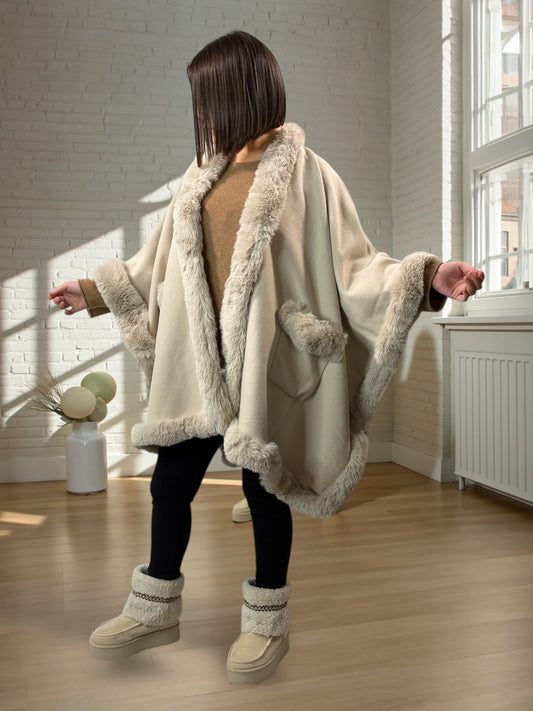LINDA - CAPE BEIGE FAUSSE FOURRURE 2 POCHES