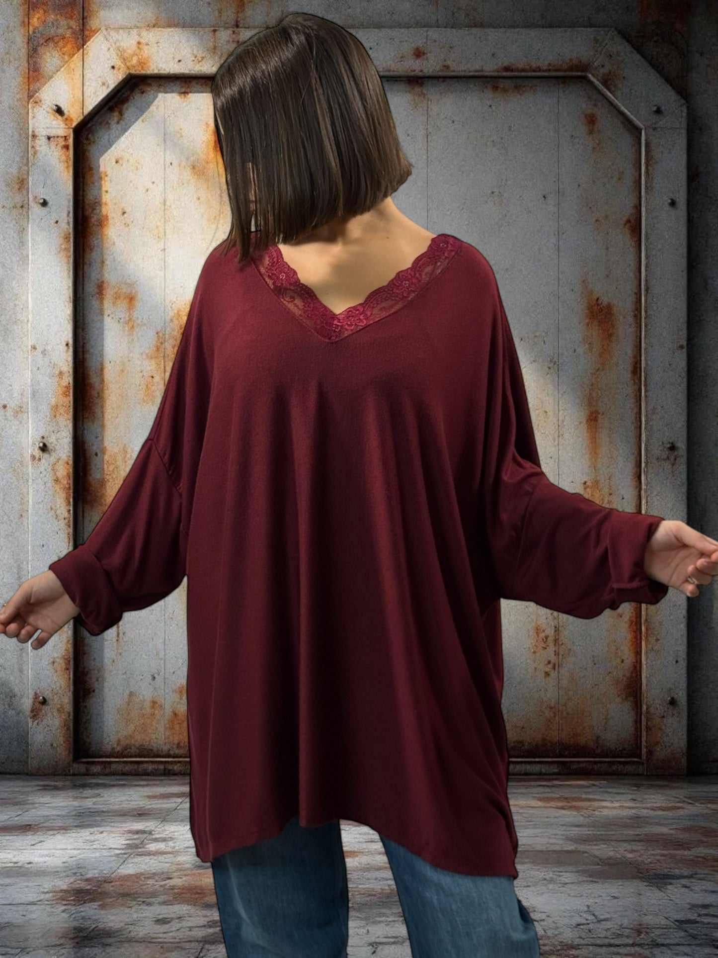 TIPHAINE - PULL BORDEAUX EN MAILLE BORDE DE DENTELLE JUSQU'A LA TAILLE 56