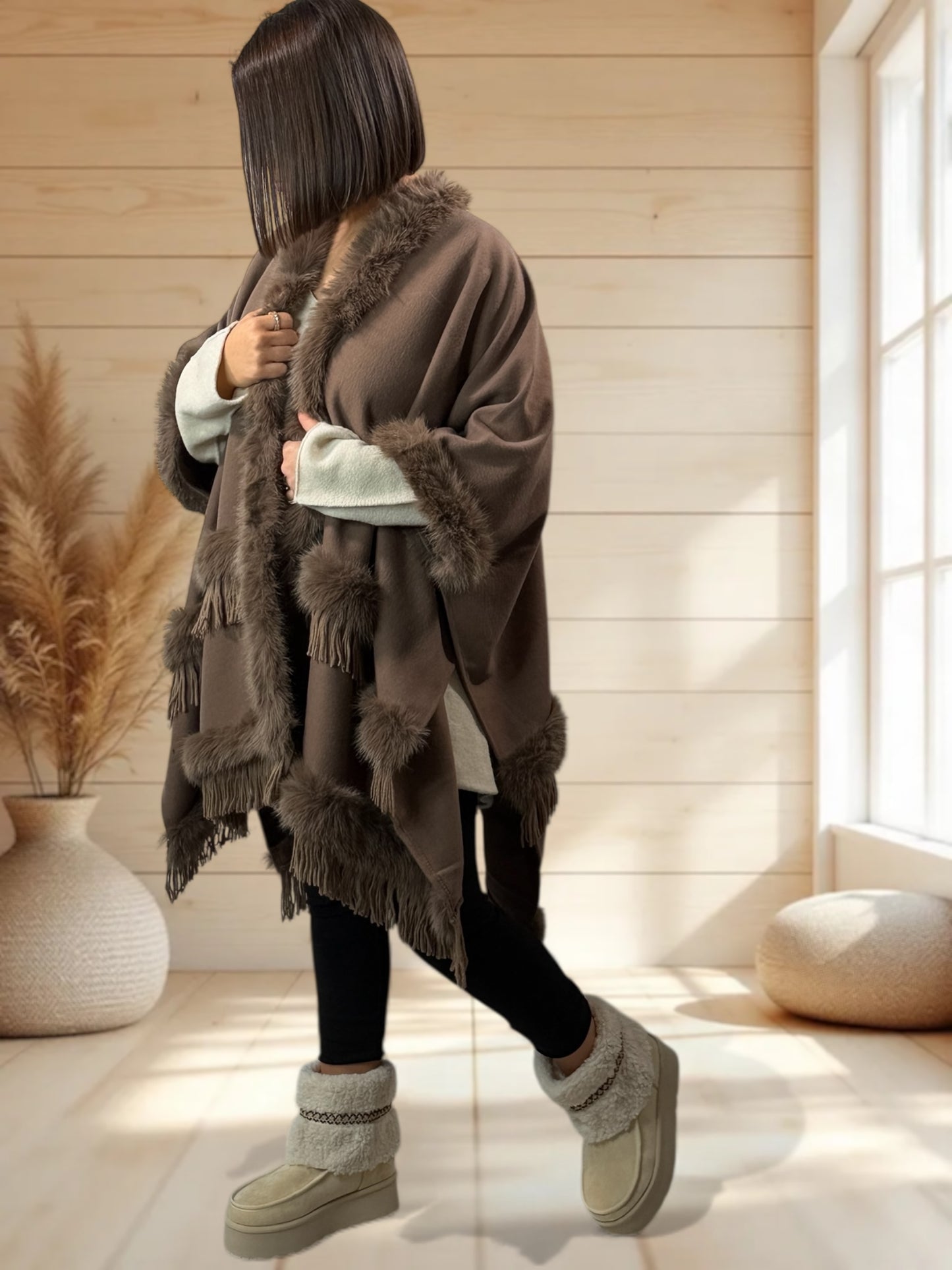 MAGNOLIA - CAPE MARRON FAUSSE FOURRURE