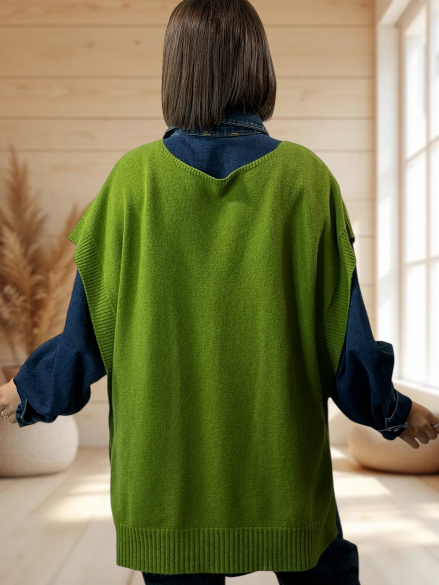 AURELIE - PULL VERT ANIS SANS MANCHES JUSQU'A LA TAILLE 52