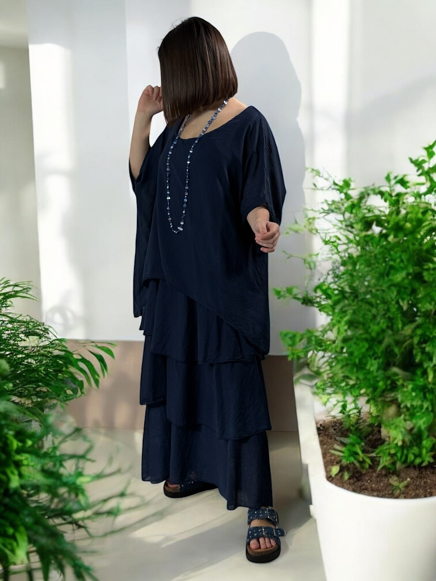 ADRIANA - ROBE MARINE A VOLANT JUSQU'A LA TAILLE 50