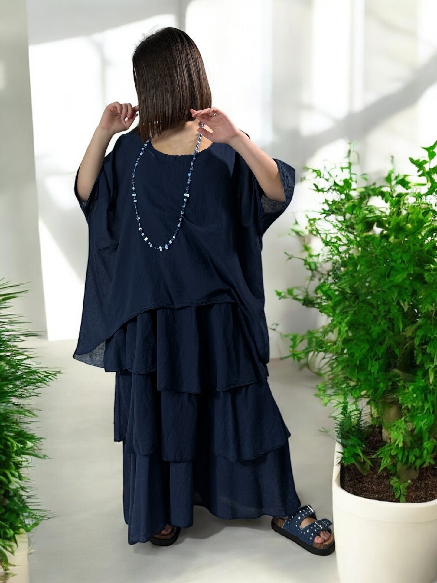 ADRIANA - ROBE MARINE A VOLANT JUSQU'A LA TAILLE 50