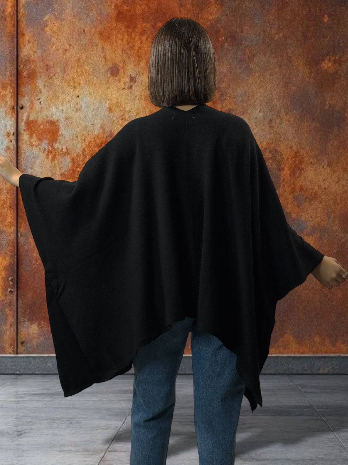 ADRIANA - GILET PONCHO NOIR EN MAILLE JUSQU'A LA TAILLE 60