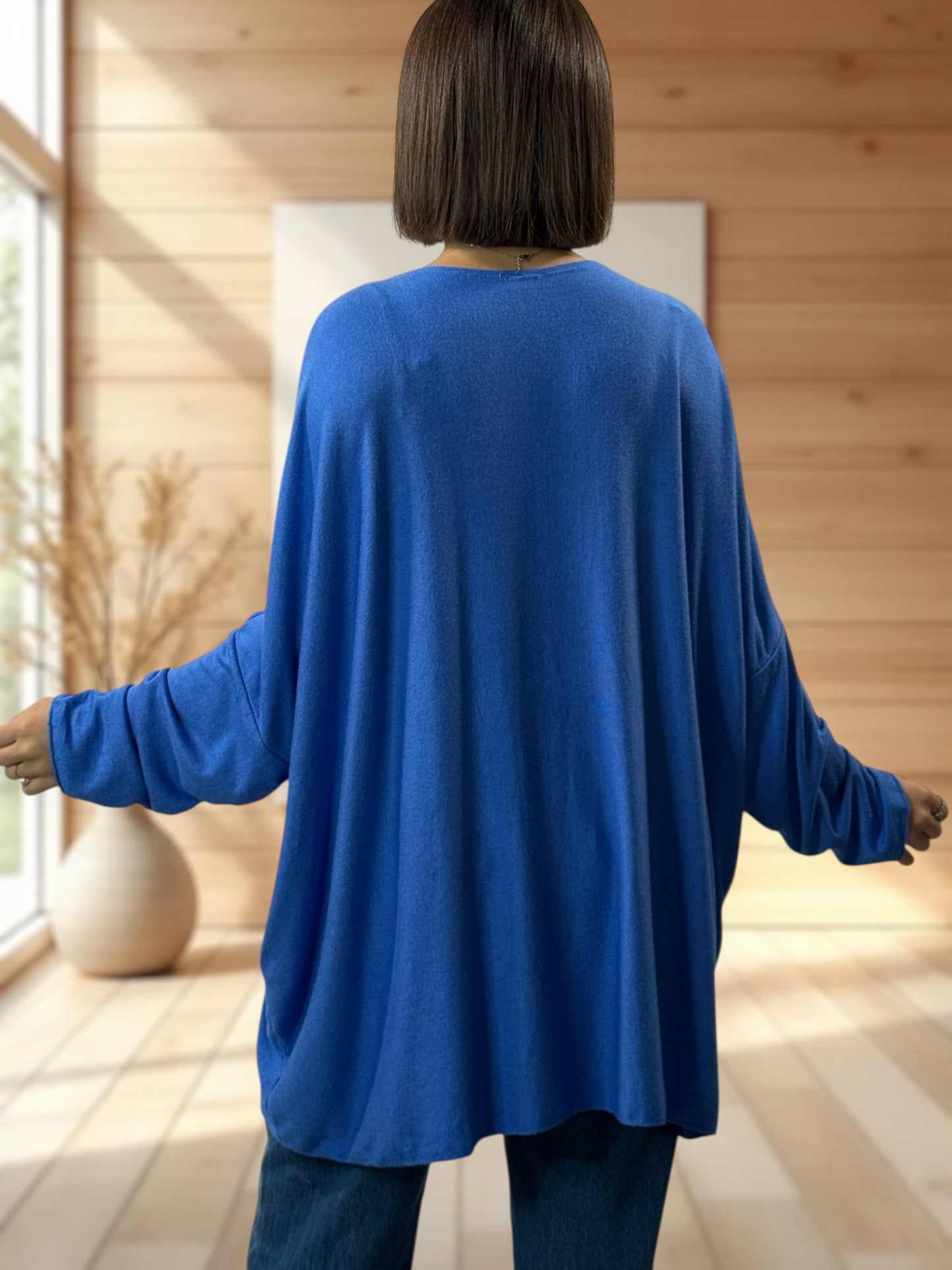 CAPRIO - PULL BLEU EN MAILLE FLUIDE JUSQU'A LA TAILLE 54