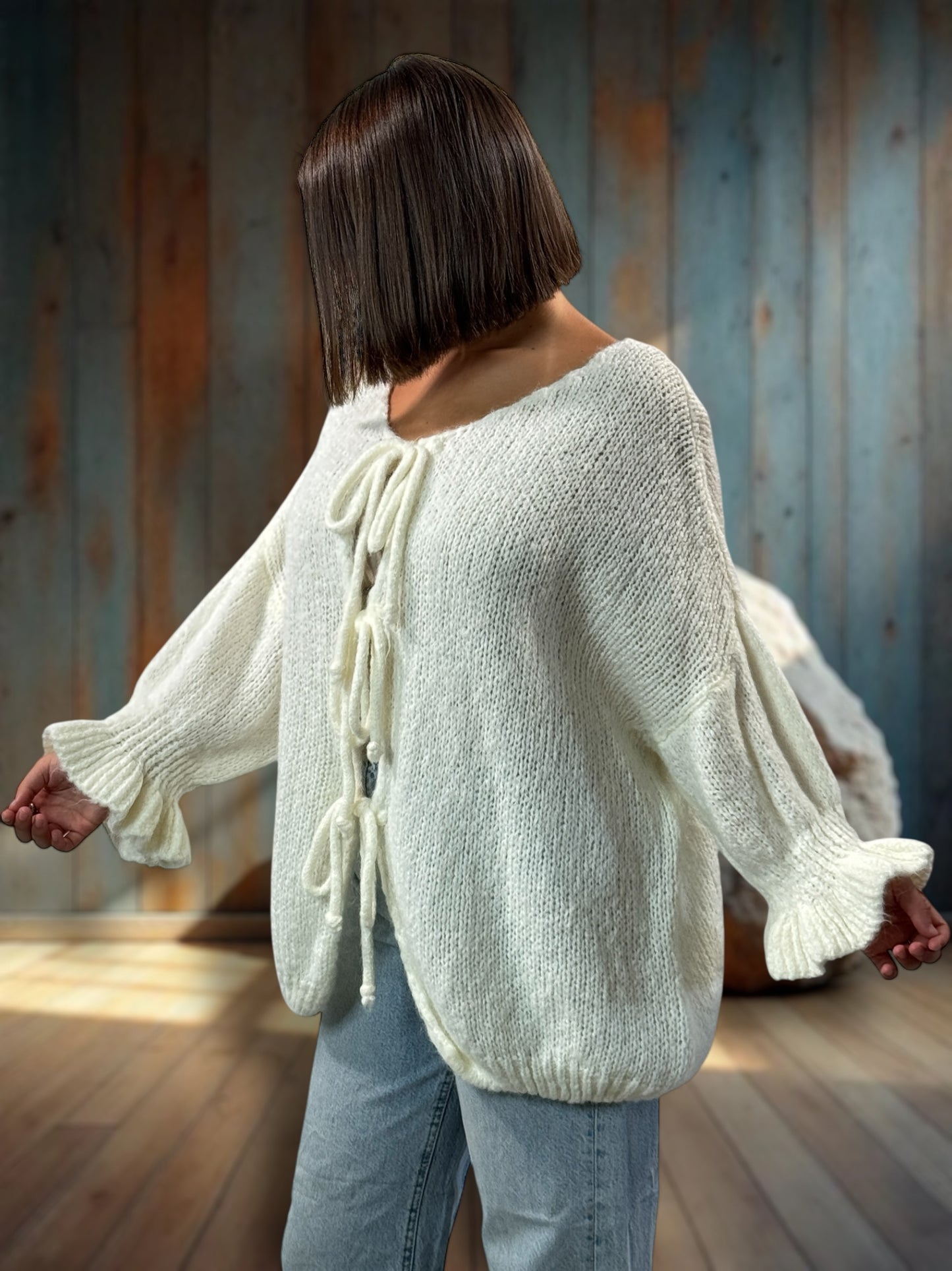 BERENGERE - GILET OVERSIZE BLANC CASSE AVEC NOEUDS JUSQU'A LA TAILLE 52/54