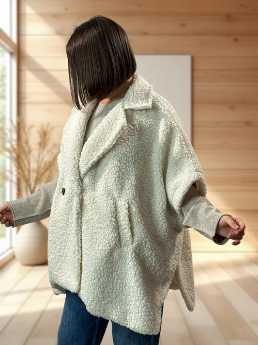 COCO - VESTE BLANC CASSE EN MOUMOUTE JUSQU'À LA TAILLE 54/56