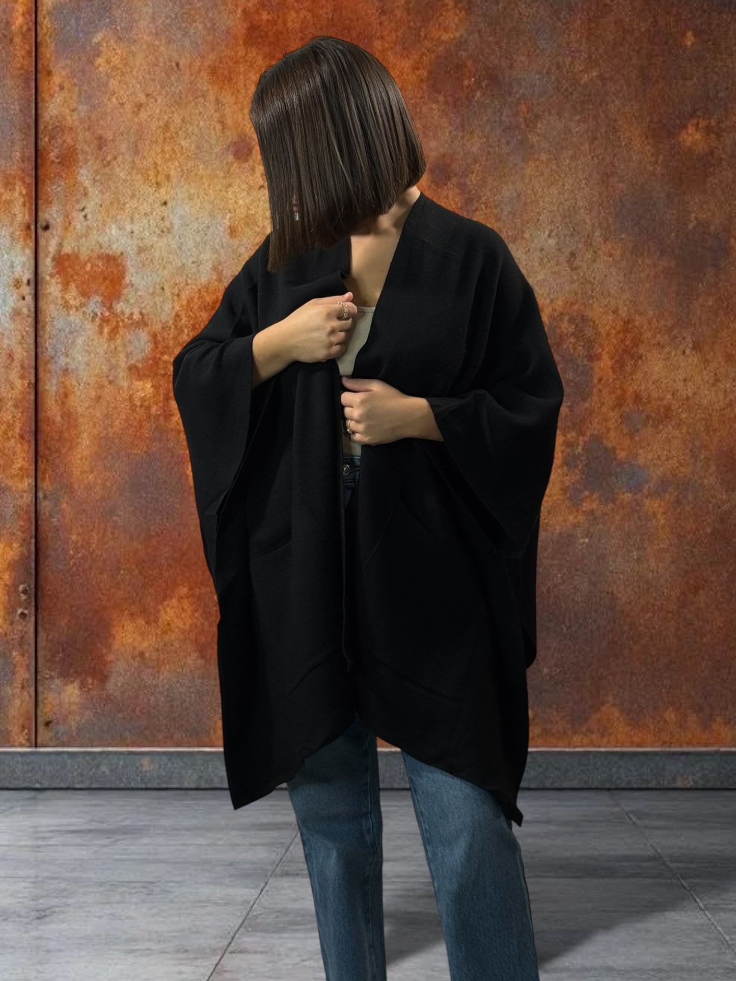 ADRIANA - GILET PONCHO NOIR EN MAILLE JUSQU'A LA TAILLE 60