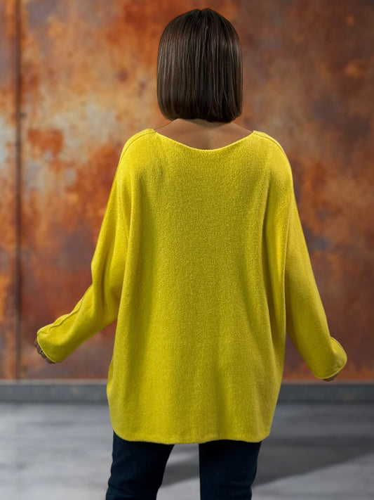 CELINE - PULL OVERSIZE JAUNE AVEC BOUTONS COEUR JUSQU'A LA TAILLE 52