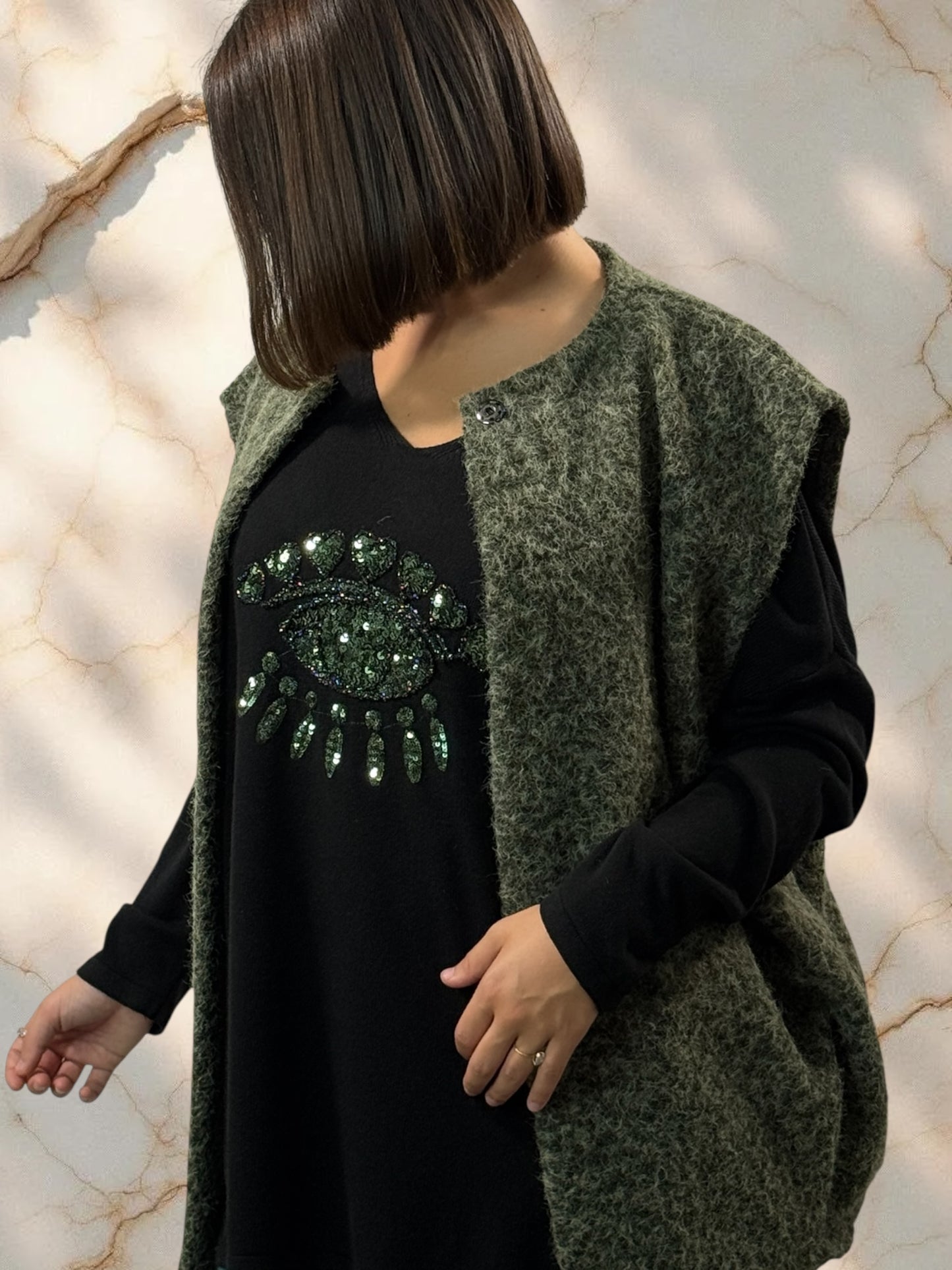 FREEDOM - PULL NOIR EN MAILLE FLUIDE OEIL EN SEQUINS JUSQU'A LA TAILLE 52