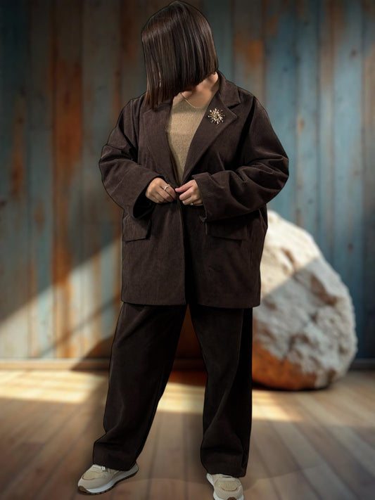 DIANA - VESTE MARRON EN VELOURS AVEC SA BROCHE JUSQU'A LA TAILLE 52