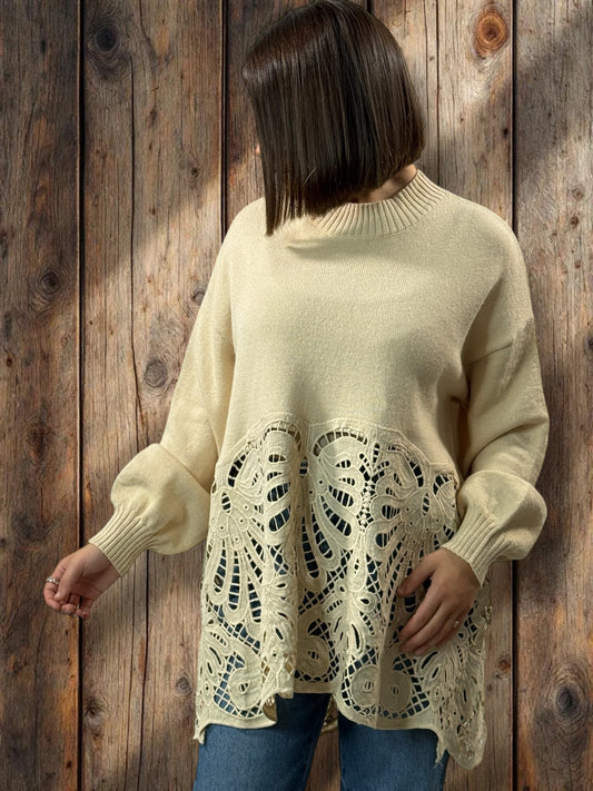 MADDY - PULL BEIGE BAS EN DENTELLE JUSQU'A LA TAILLE 52