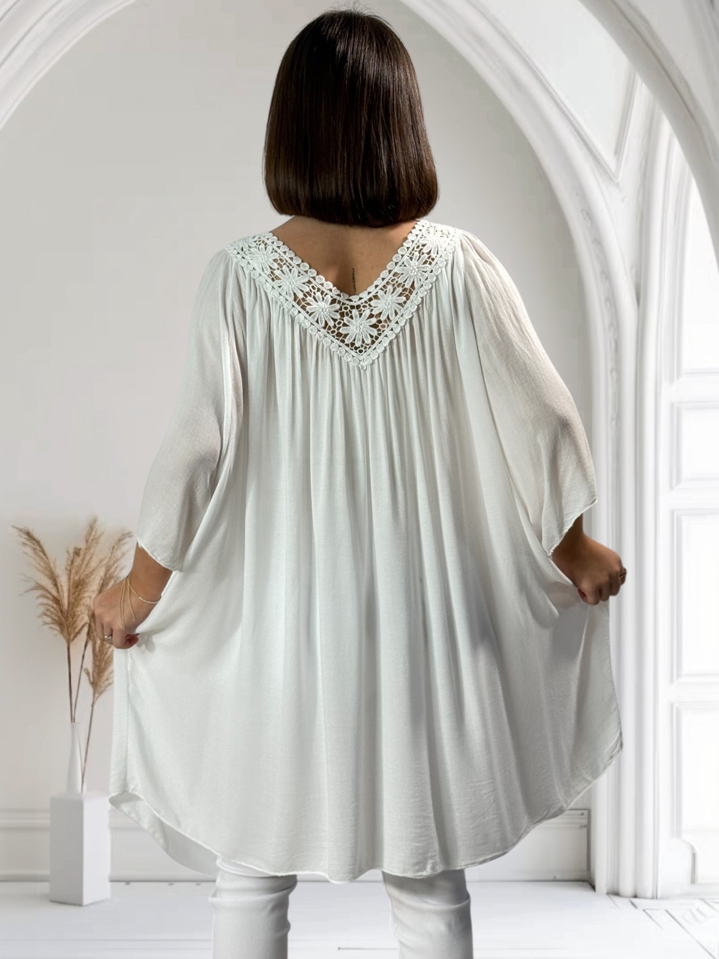 LOLITA - TUNIQUE OVERSIZE BLANCHE JUSQU'A LA TAILLE 58