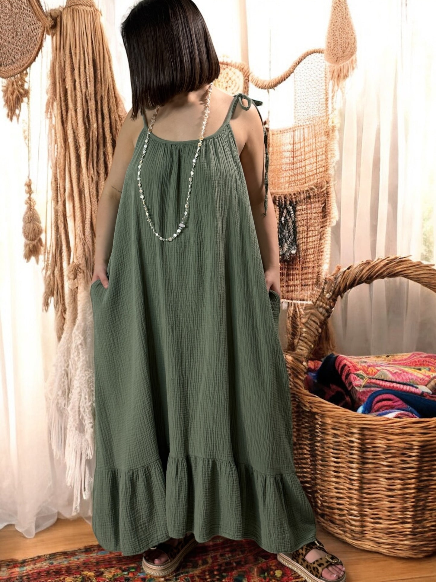 ANNABELLE - ROBE KAKI VOLANT AU DOS JUSQU'A LA TAILLE 52/54
