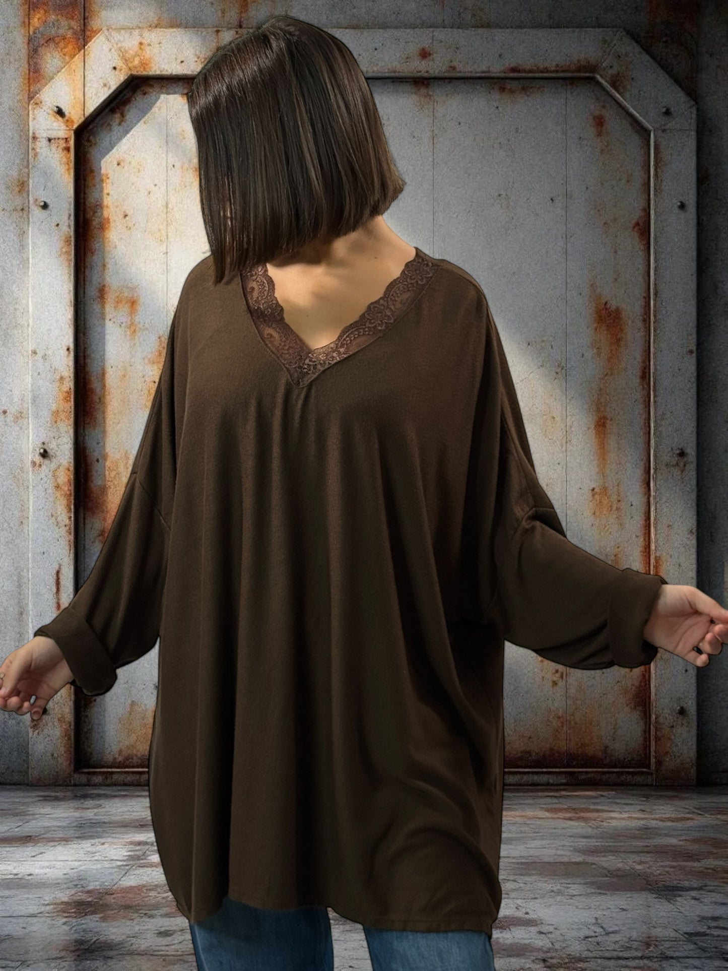 TIPHAINE - PULL MARRON EN MAILLE BORDE DE DENTELLE JUSQU'A LA TAILLE 56