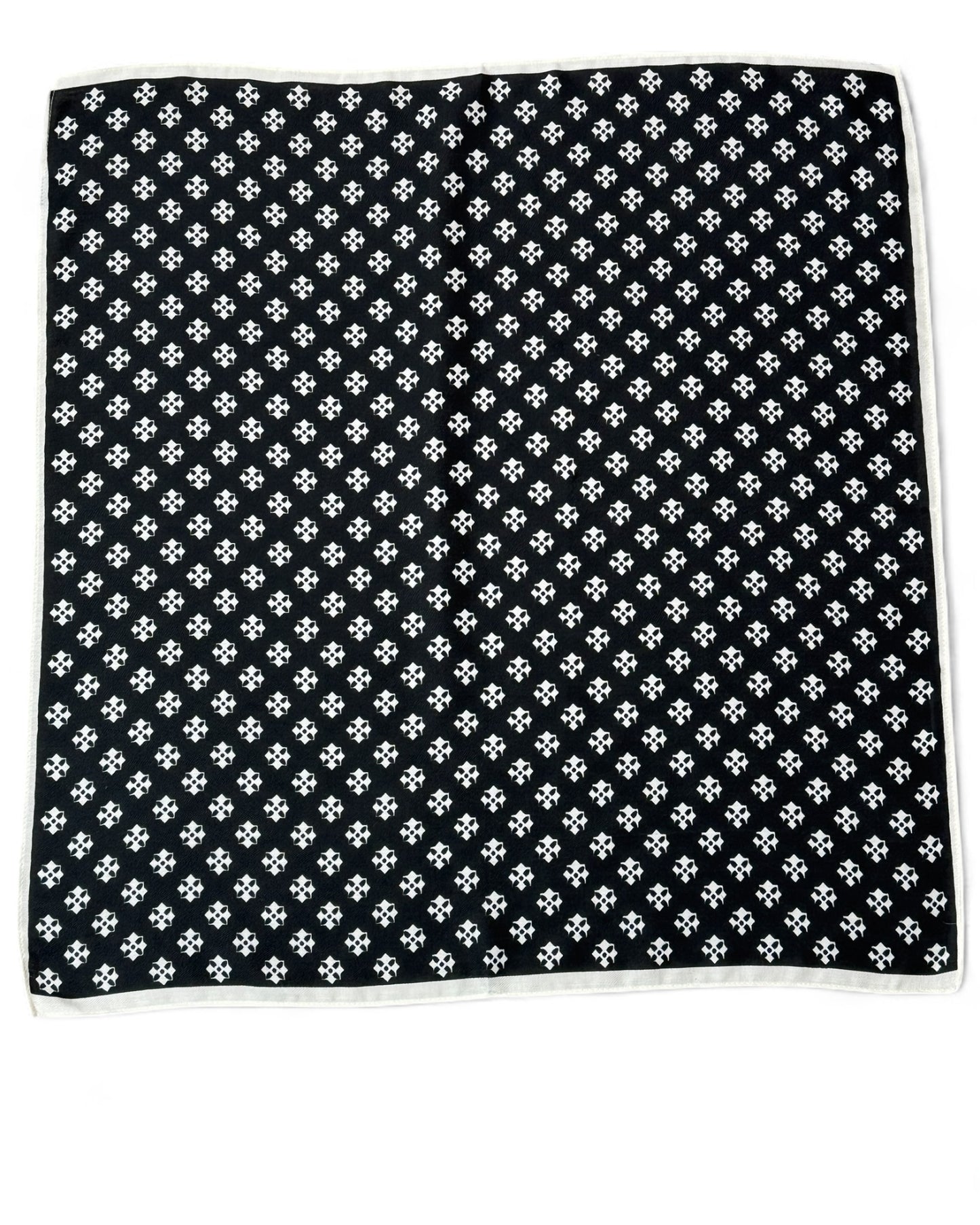 JULIETTE REF14 - PETIT FOULARD NOIR A MOTIF
