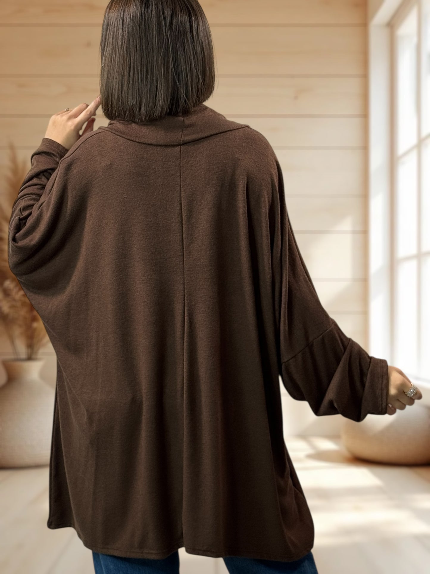 ABIGAIL - PULL OVERSIZE MARRON EN MAILLE FLUIDE JUSQU'A LA TAILLE 56