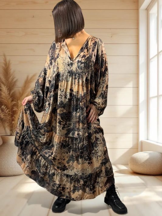 VENISE - ROBE AVEC DE LA SOIE MOTIF NOIR JUSQU'A LA TAILLE 52