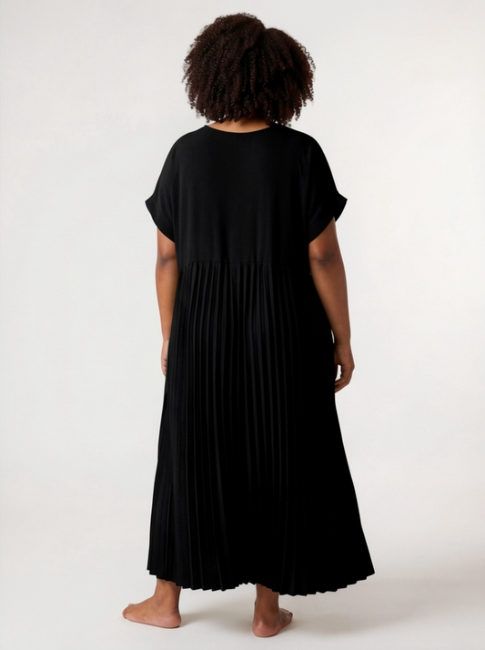 MELODIE - ROBE NOIRE PLISSEE JUSQU'A LA TAILLE 56