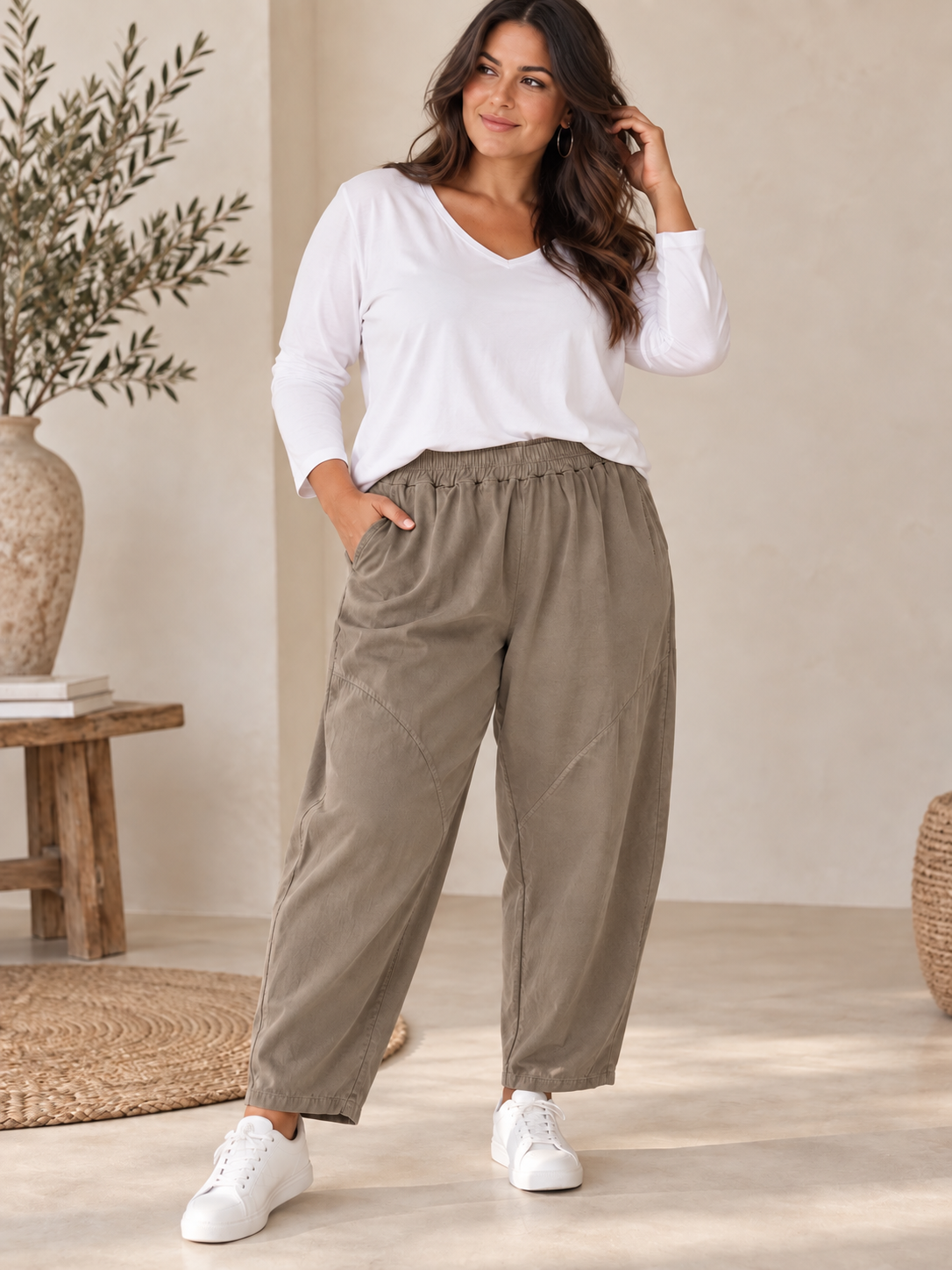 GALDINO - PANTALON TAUPE EN VELOURS MILLERAIE JUSQU'A LA TAILLE 50/52
