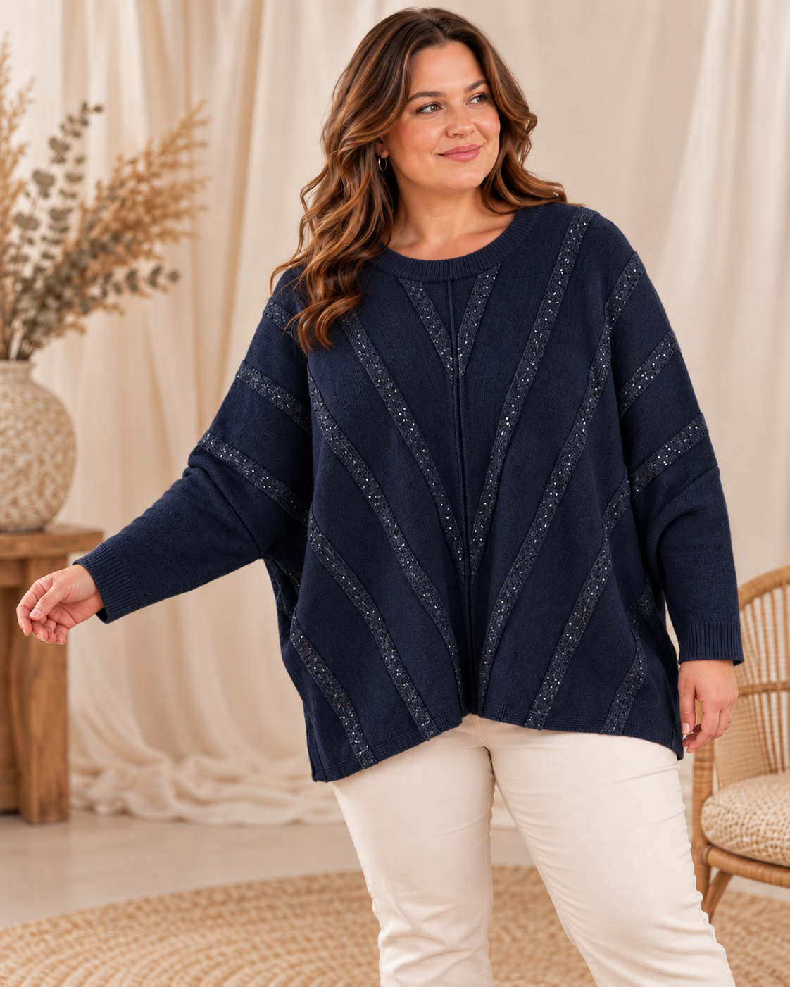 ROMY - PULL OVERSIZE MARINE AVEC PETIT SEQUINS JUSQU'A LA TAILLE 56