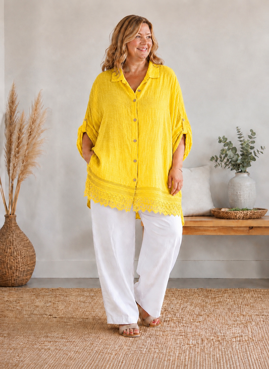 LUDIVINE - CHEMISE JAUNE AVEC DENTELLE JUSQU'A LA TAILLE 58