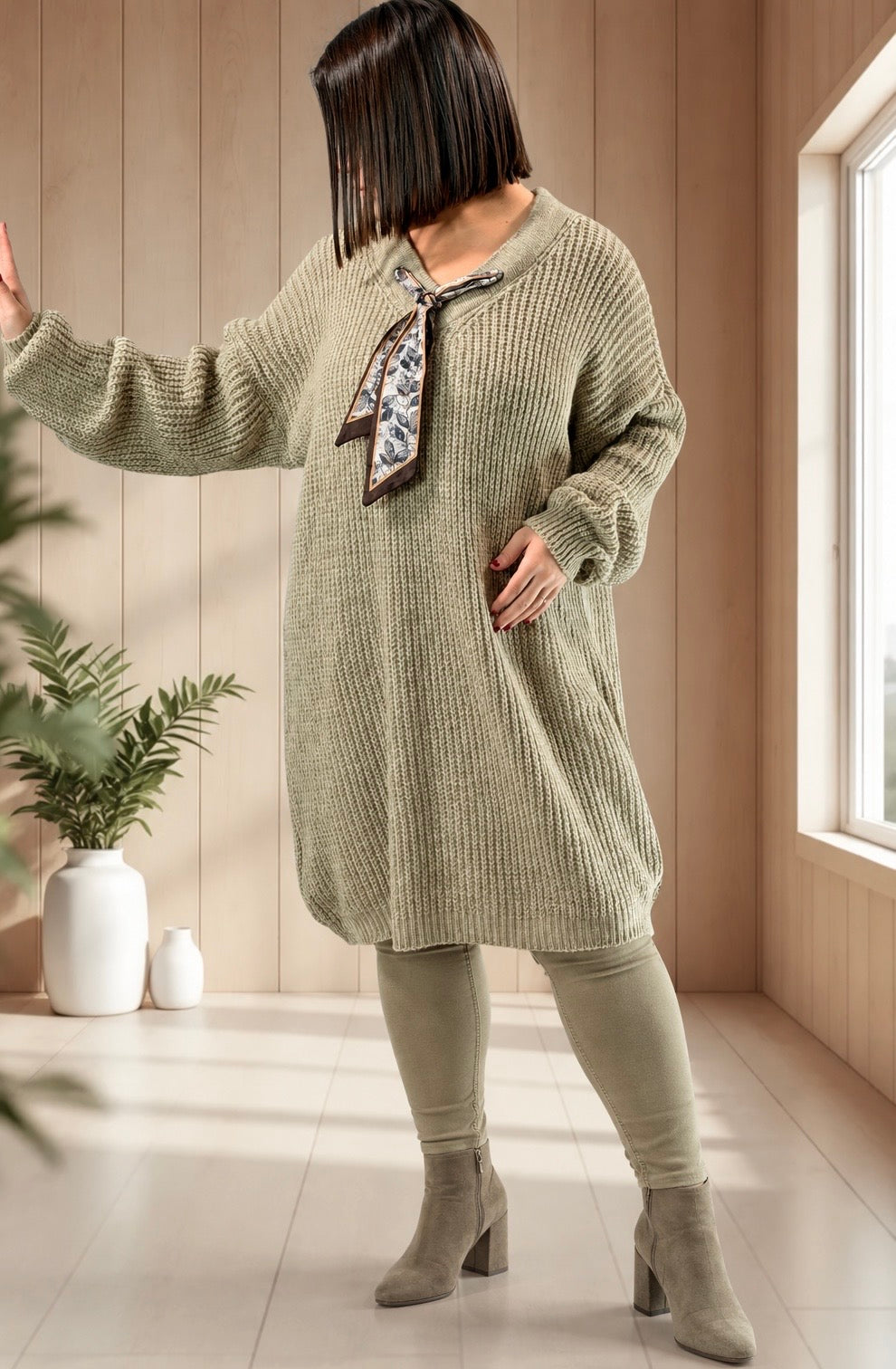 ALEXANDRA - PULL OVERSIZE BEIGE AVEC CRAVATE JUSQU'A LA TAILLE 54/56