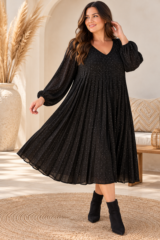 ELSA - ROBE NOIRE PLISSEE AVEC STRASS JUSQU'A LA TAILLE 56
