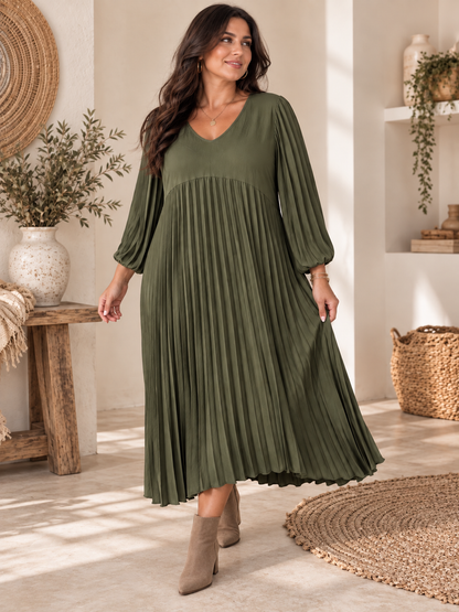 MELODIE - ROBE KAKI PLISSEE JUSQU'A LA TAILLE 56