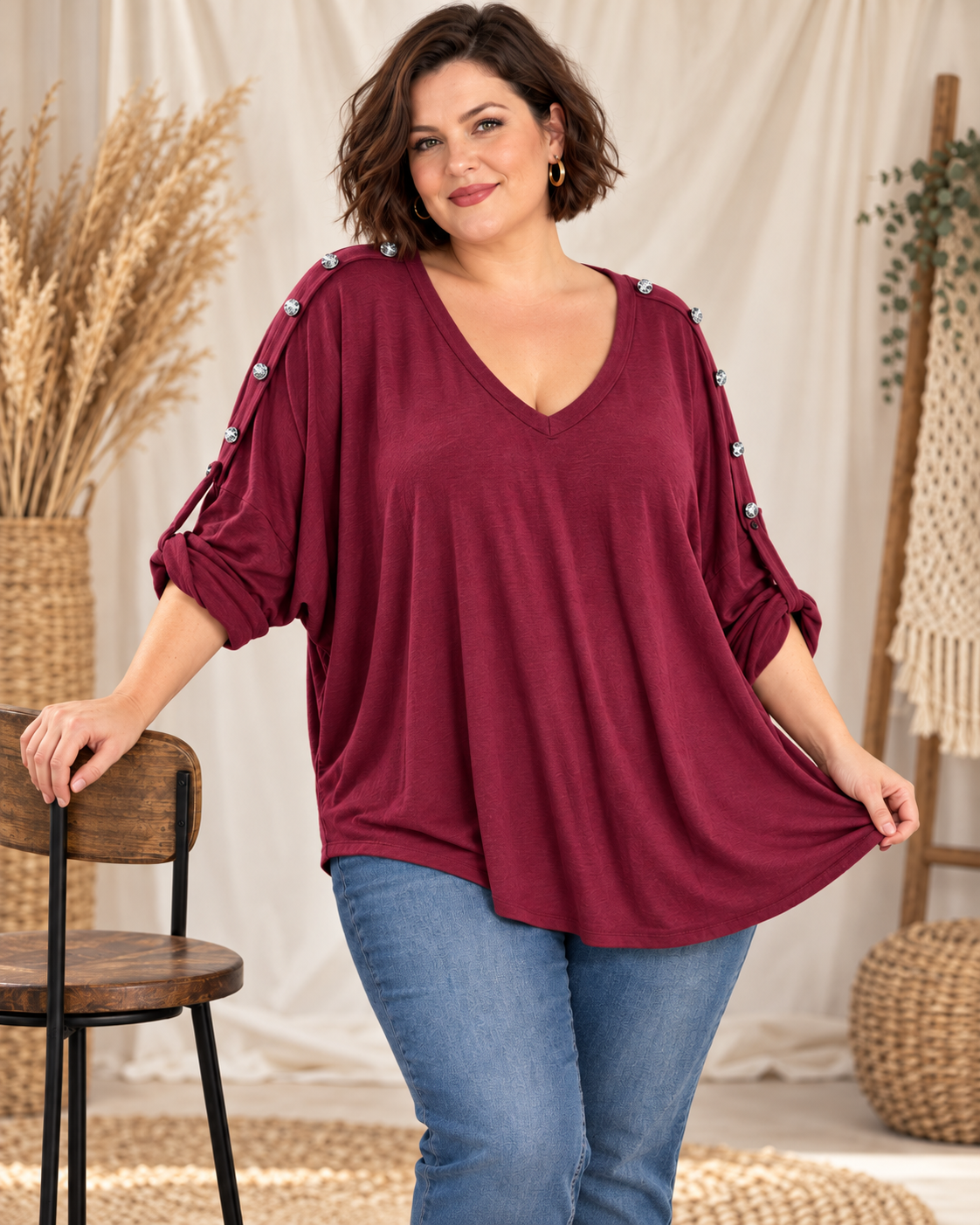 CLOVIS - PULL BORDEAUX EN MAILLE FLUIDE AVEC BOUTONS JUSQU'A LA TAILLE 56