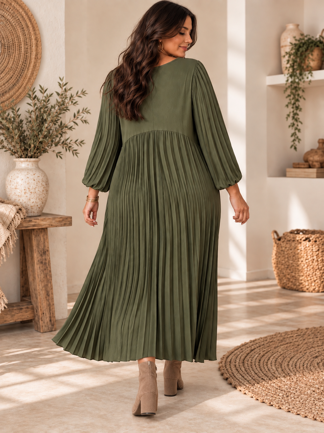 MELODIE - ROBE KAKI PLISSEE JUSQU'A LA TAILLE 56