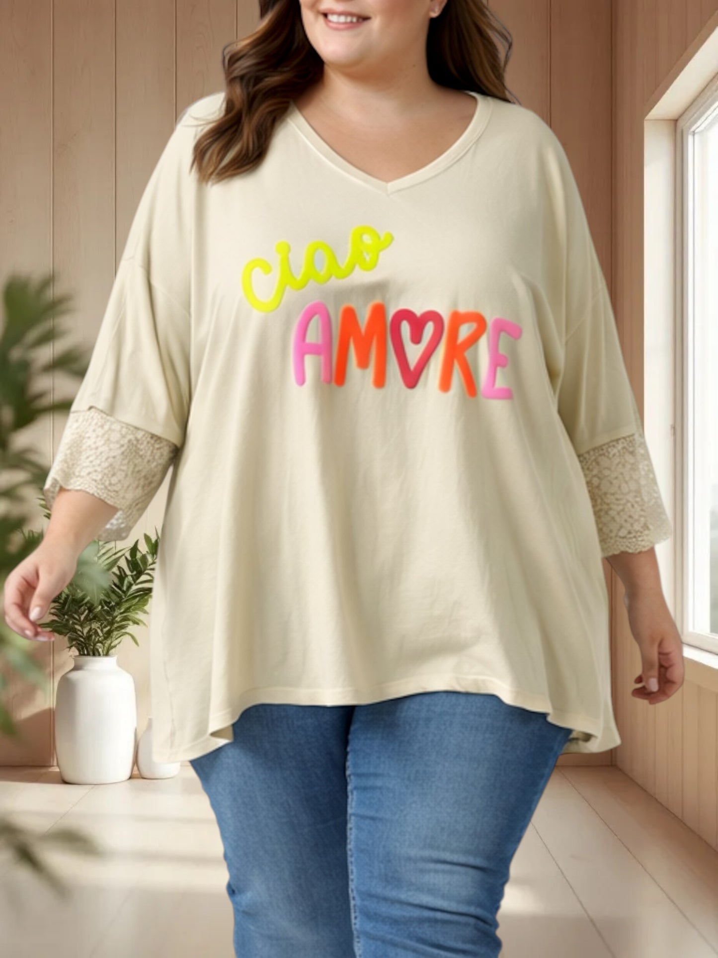 AMORE - TEE-SHIRT BEIGE MANCHES EN DENTELLE JUSQU'A LA TAILLE 54
