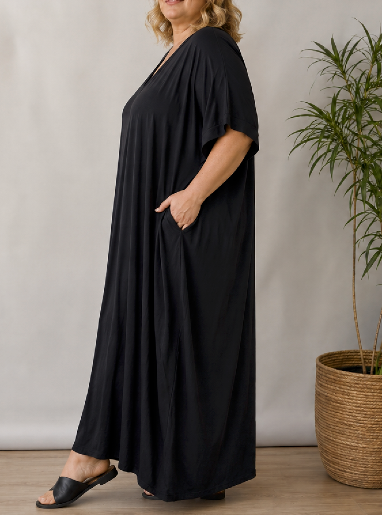 DEVA - ROBE OVERSIZE FLUIDE NOIRE JUSQU'A LA TAILLE 58