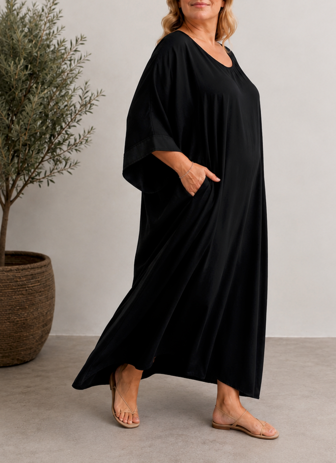 LUXURY - ROBE OVERSIZE FLUIDE NOIRE JUSQU'A LA TAILLE 60