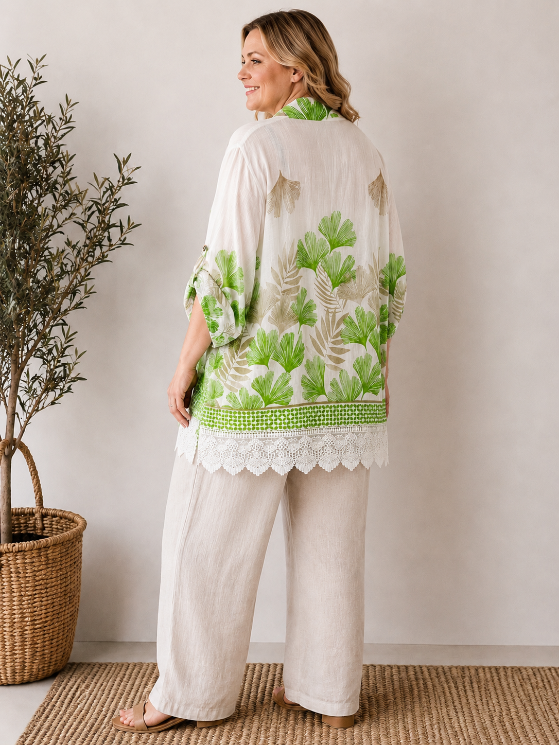 ROMY - CHEMISE MOTIF VERT AVEC DENTELLE JUSQU'A LA TAILLE 58