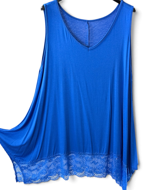 SEVERINE - TOP BLEU IMPERIA BORDÉ DE DENTELLE