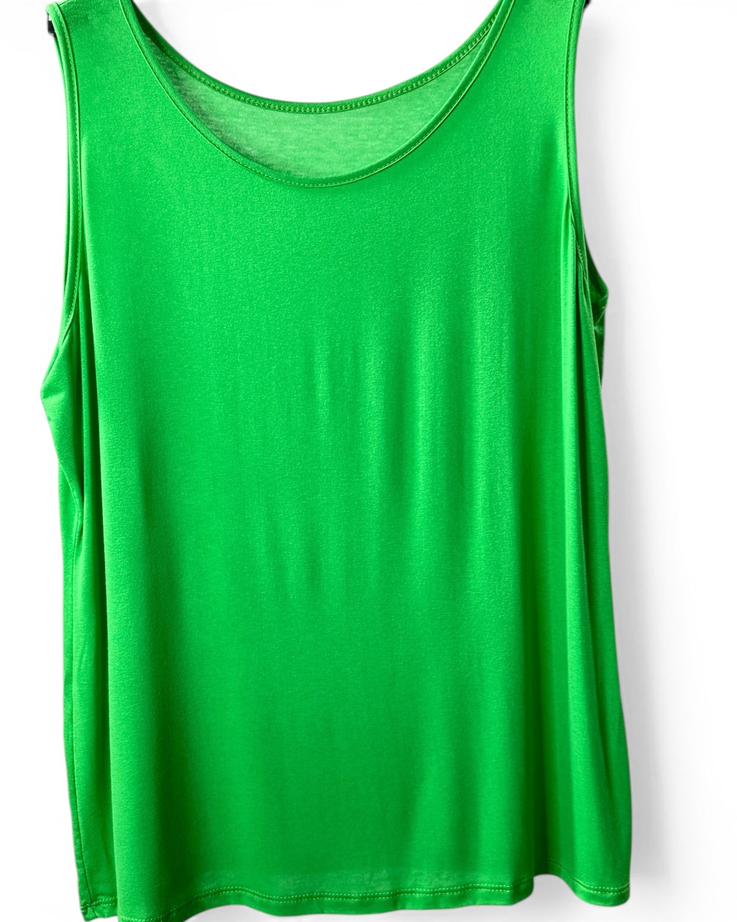 LOUANE - TOP DEBARDEUR VERT TAILLE 46/48 A 54