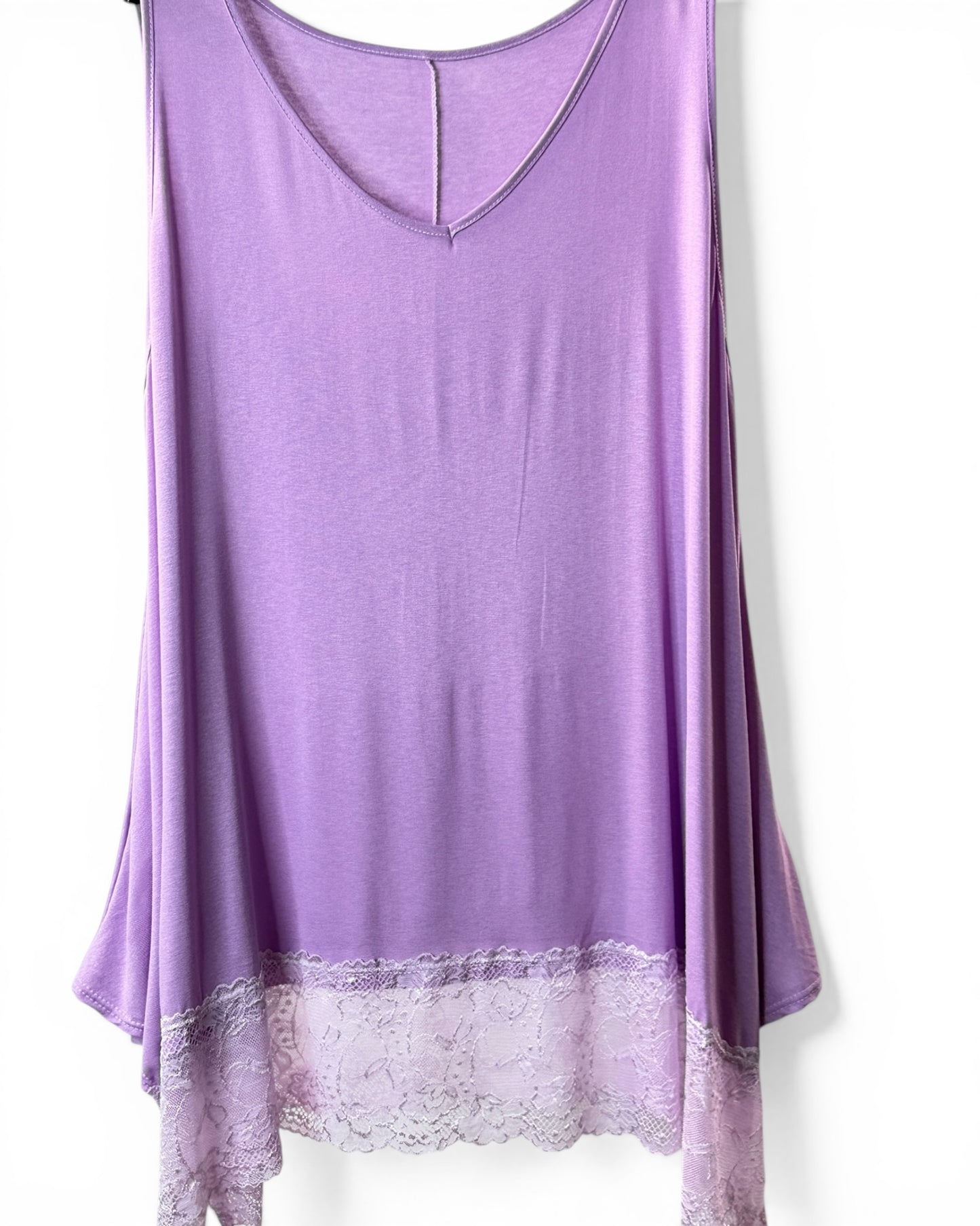 SEVERINE - TOP LILAS BORDÉ DE DENTELLE LILAS