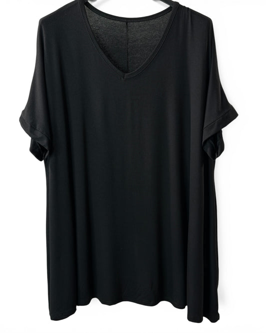 INGRID - T-SHIRT OVERSIZE NOIR JUSQU'A LA TAILLE 48 A 56