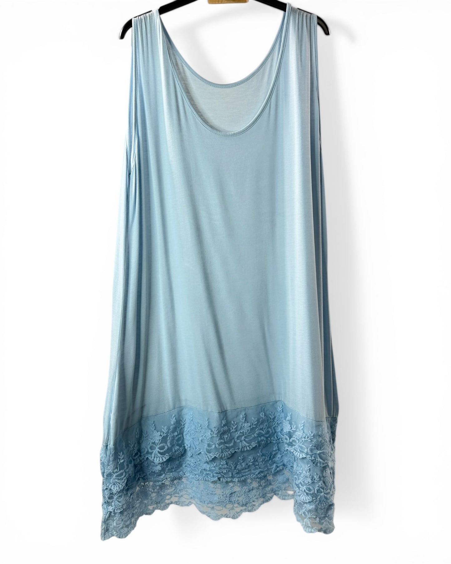 CELINA - FOND DE ROBE BLEU CIEL TAILLE 46/48 A 56