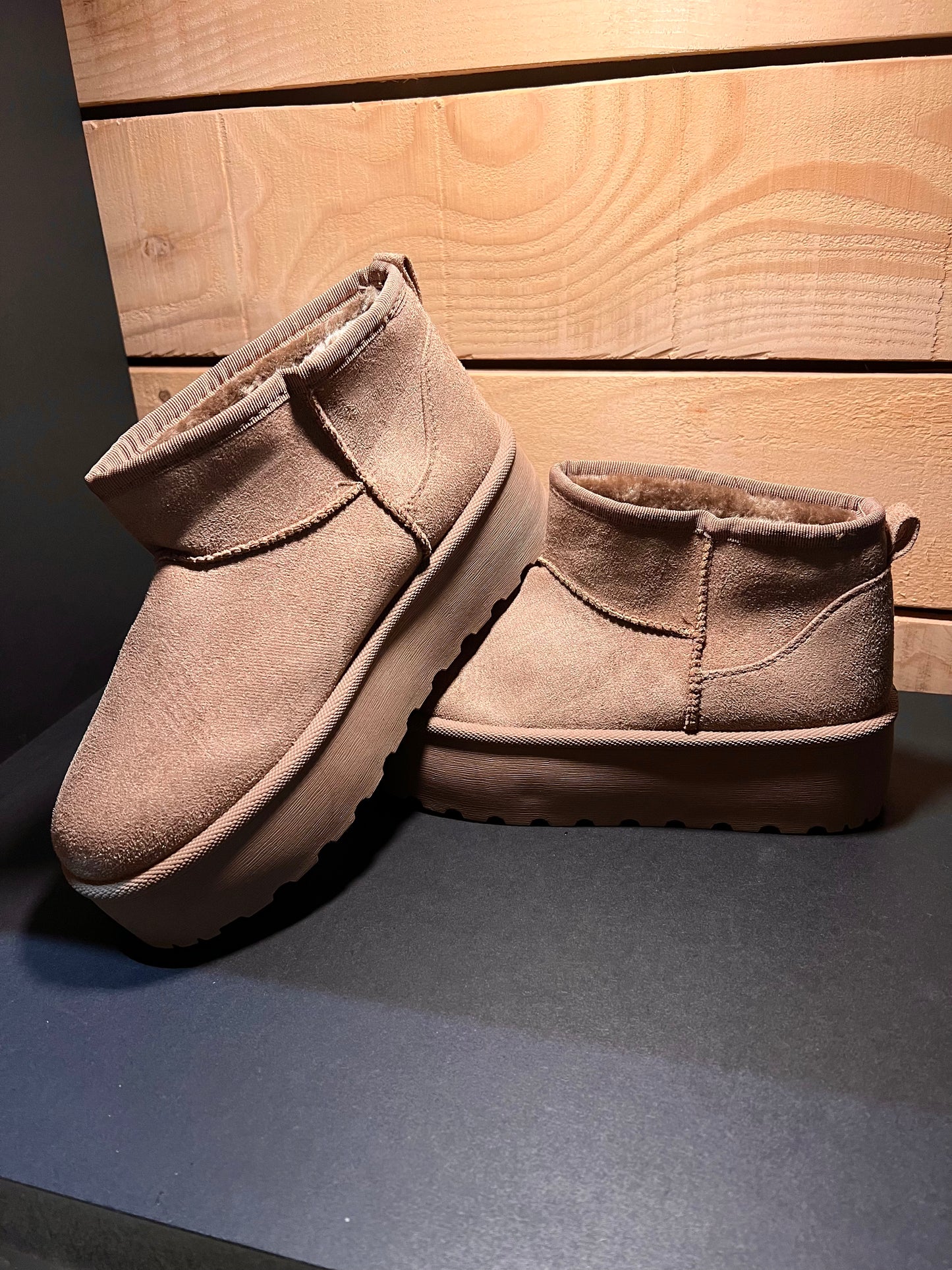 CLAUDIE - BOOTS TAUPE SEMELLE PLATEFORME INTERIEUR MOUMOUTE P 36