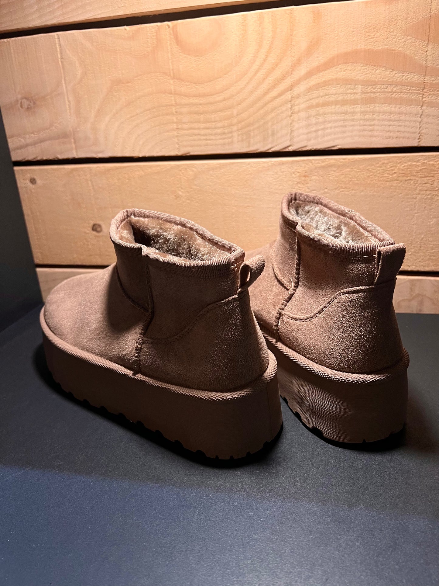 CLAUDIE - BOOTS TAUPE SEMELLE PLATEFORME INTERIEUR MOUMOUTE P 36