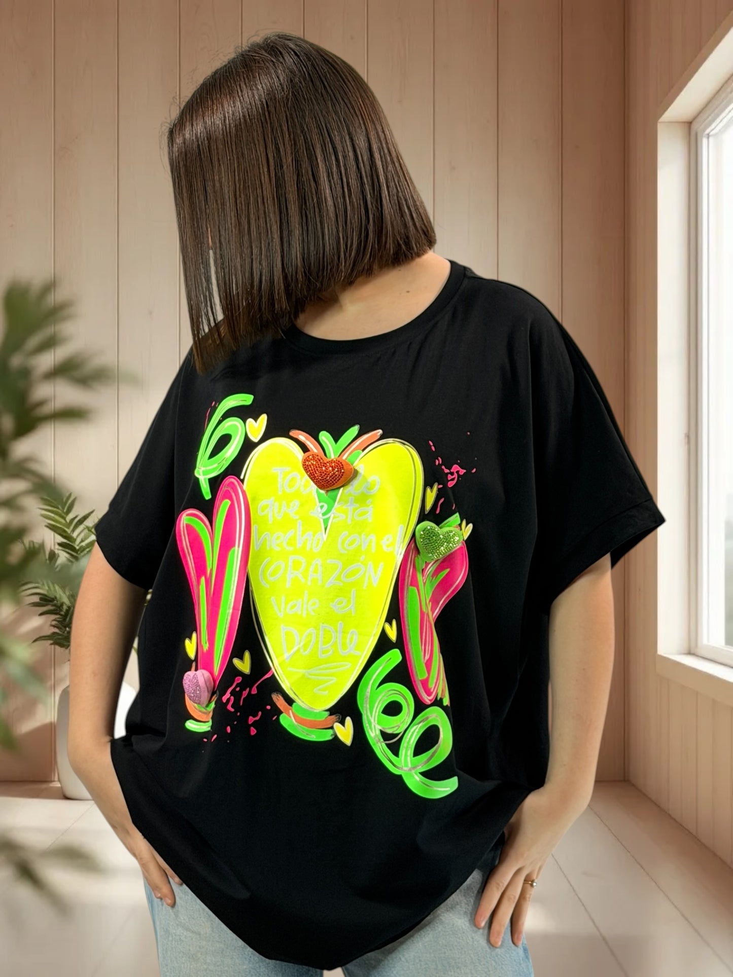 LIVIA - T-SHIRT OVERSIZE NOIR A MOTIF TAILLE 46/48 A 56