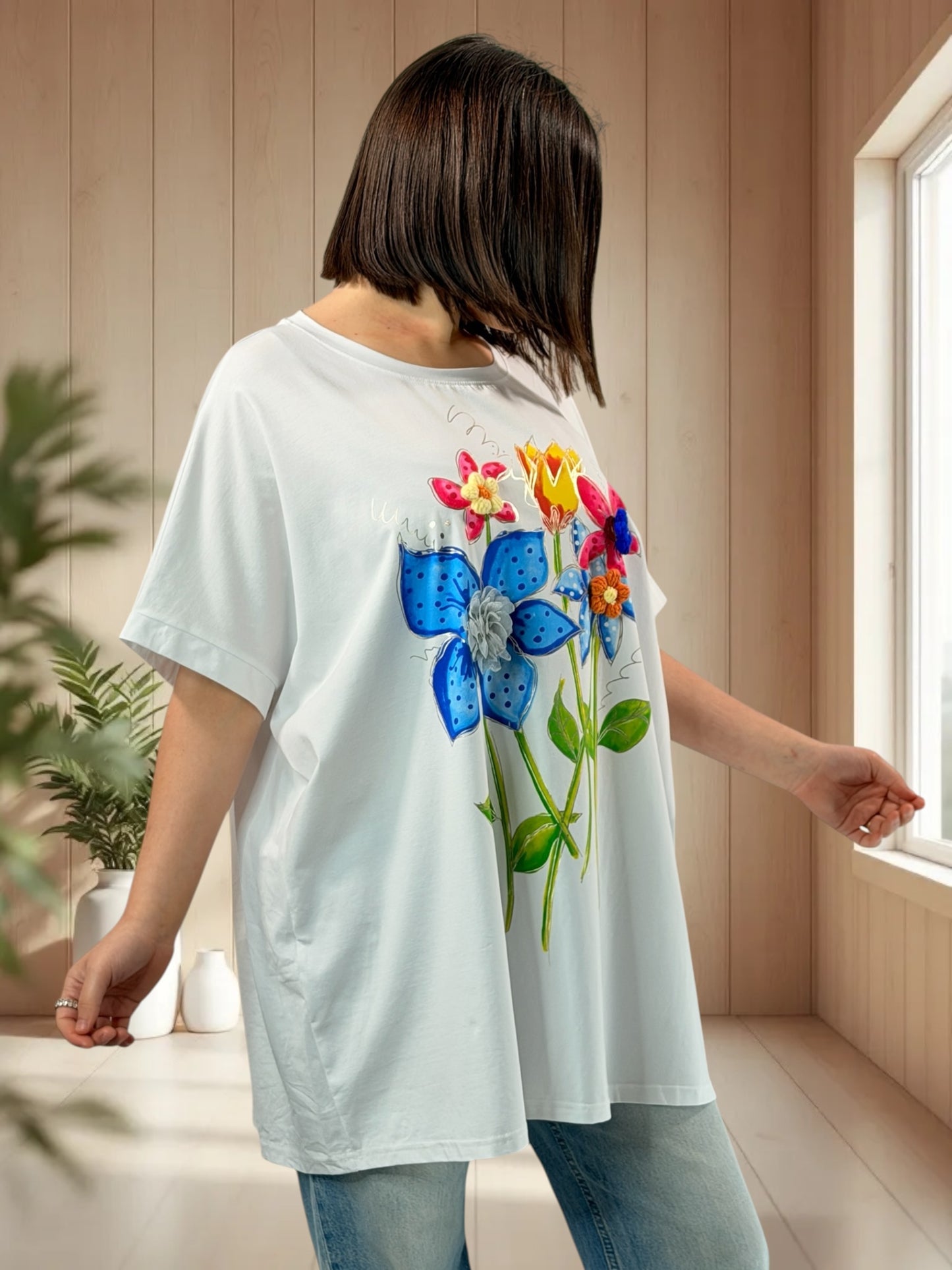 LIVIA - T-SHIRT OVERSIZE BLANC A MOTIF TAILLE 46/48 A 56