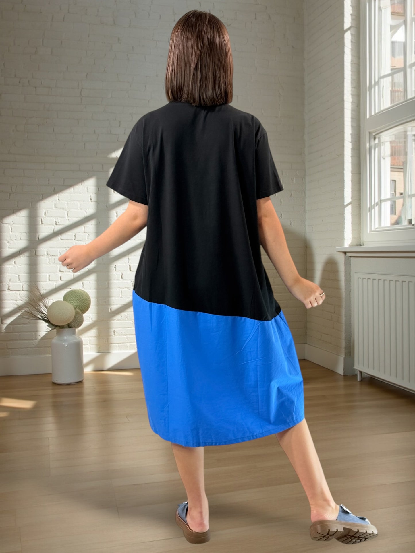 LEONIE - ROBE NOIRE A MOTIF JUSQU'A LA TAILLE 48