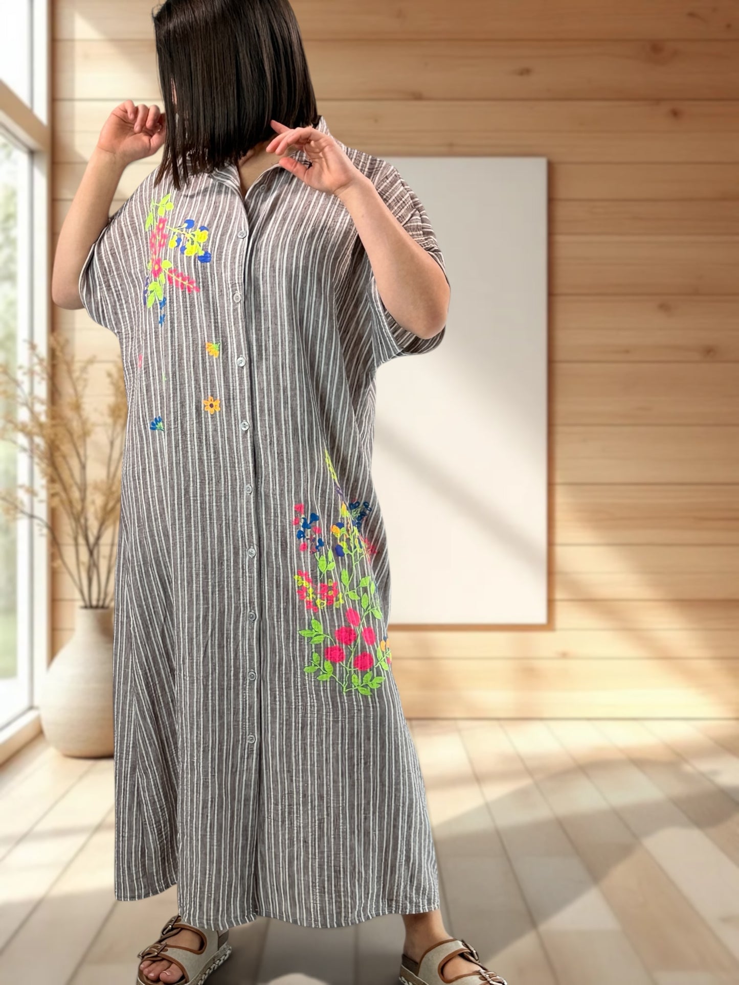 REGINA - ROBE A RAYURE TAUPE JUSQU'A LA TAILLE 50